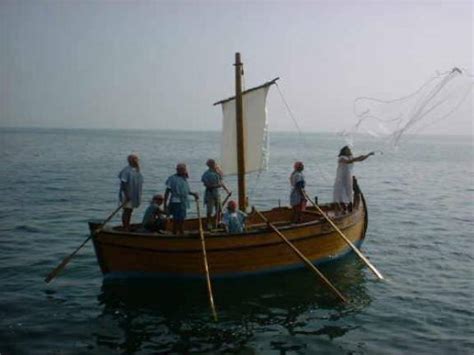  Fisherman Casting a Net - Ink and Wash Masterpiece Illustrating Serenity and the Passage of Time!