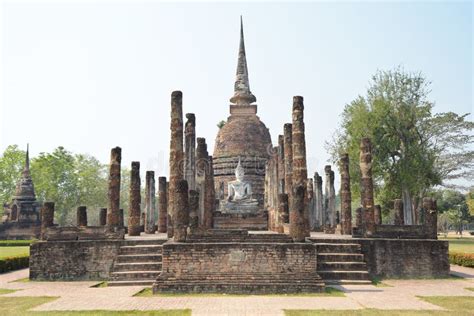  ภาพพิมพ์ศักดิ์สิทธิ์ พระธาตุ สัมผัสจิตวิญญาณของศিলปรัตนในสมัยสุโขทัย